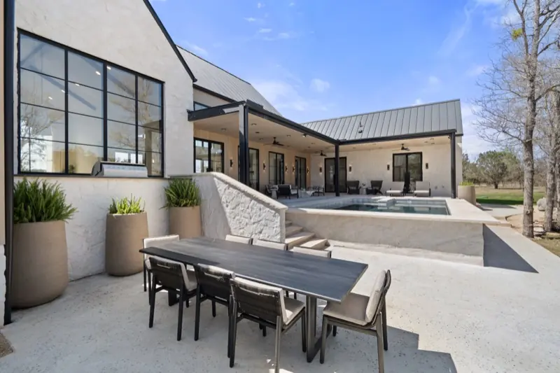 Pool terrace and outdoor dining